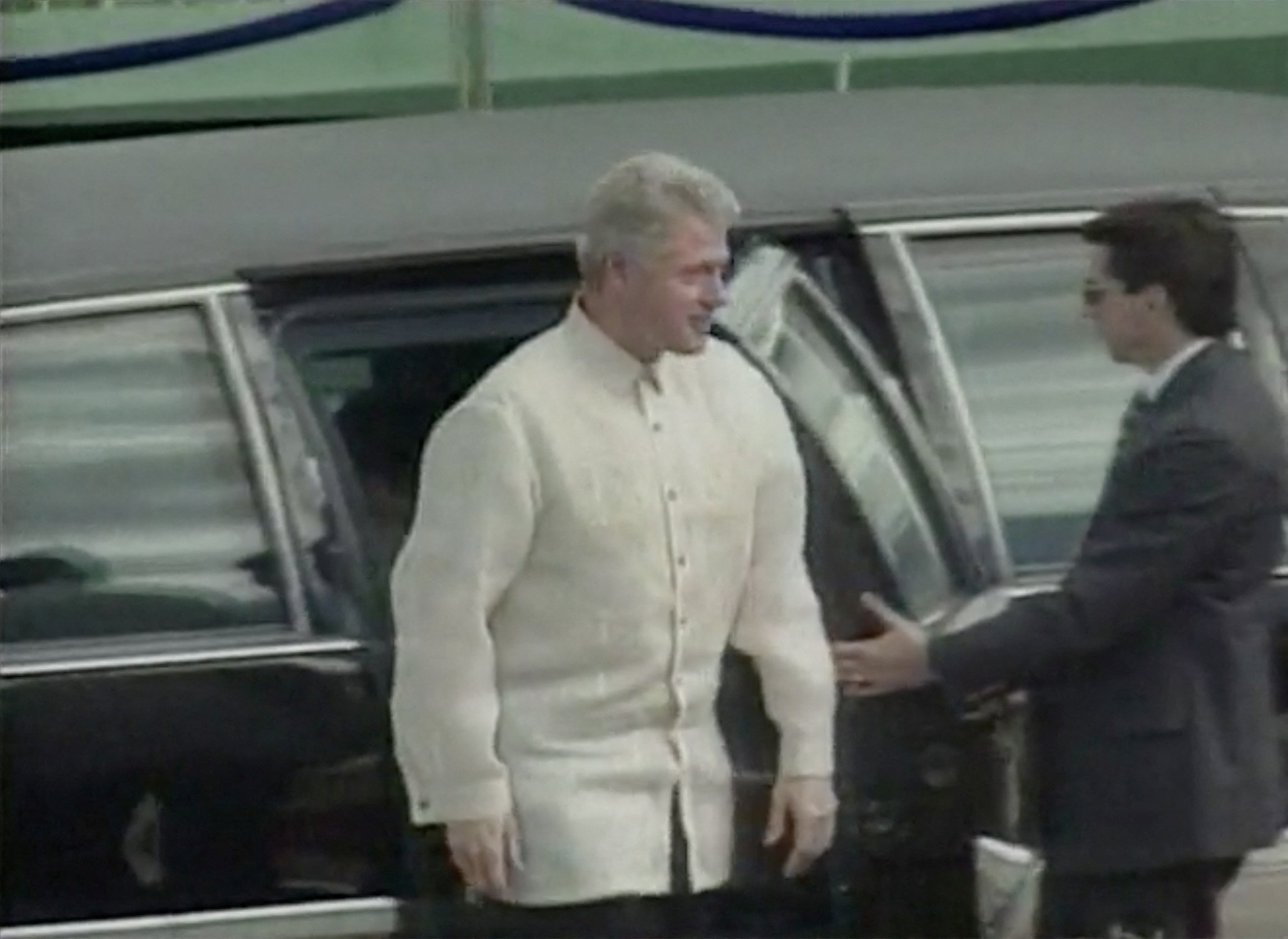 clinton in manila 