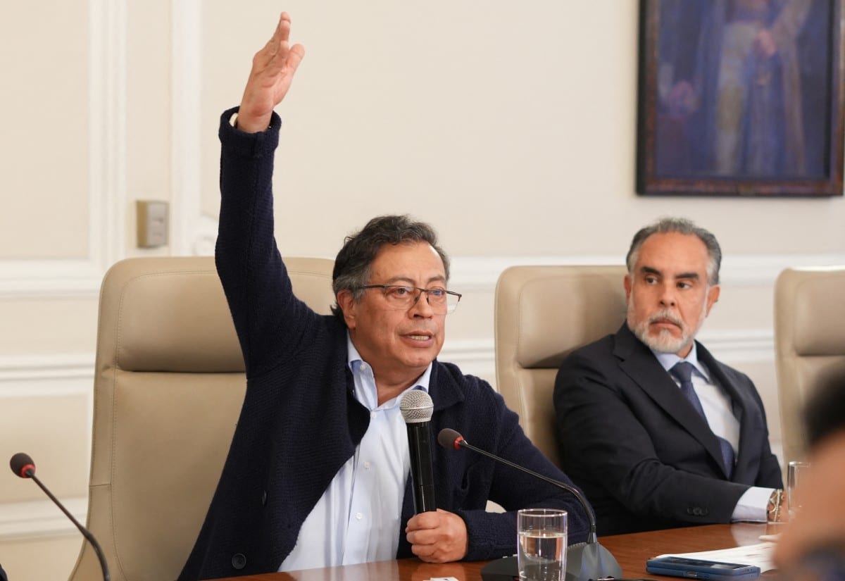Colombia gov't in crisis after president calls for cabinet resignation
