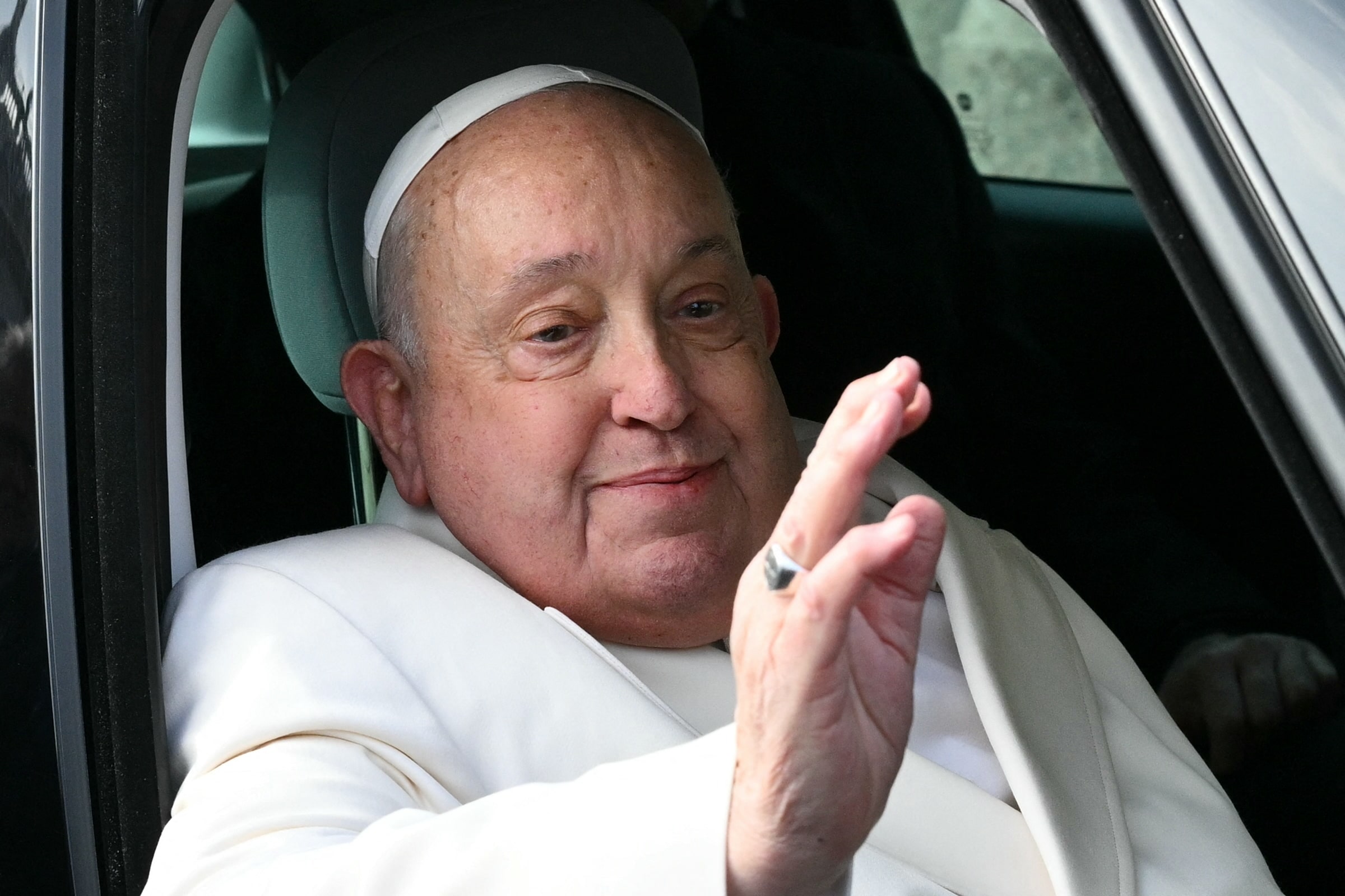 Filipino cardinals rally Catholics to pray for Pope Francis’ recovery
