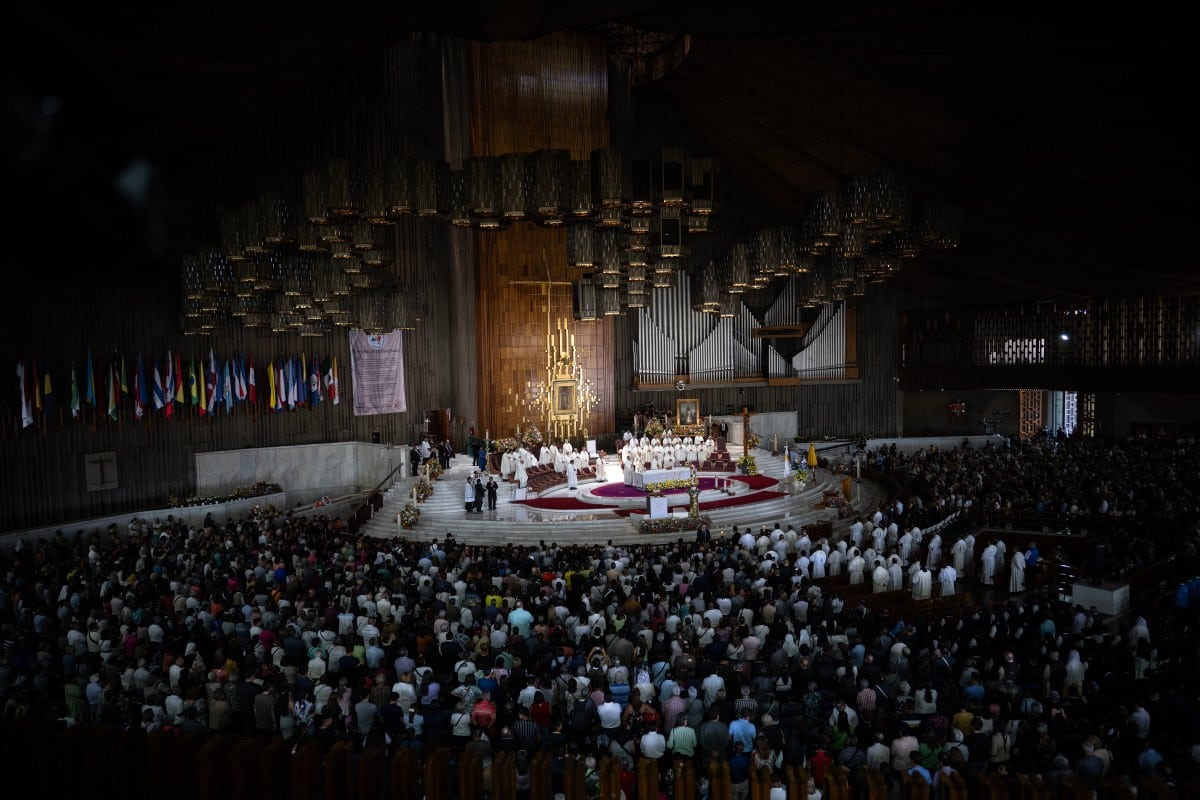 Mexican faithful fill basilica in honor of Pope Francis